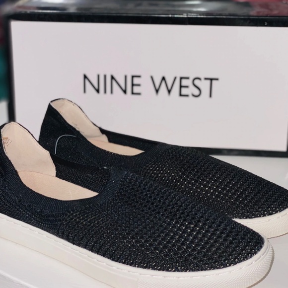 Nine West designer stretchy mesh sneakers size 7 NEW in box slip on - Picture 2 of 2